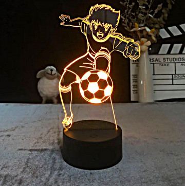 TSUBASA KAPITÁNY 3D USB LED LÁMPA 16 SZÍNVÁLTÓS TÁVIRÁNYÍTÓVAL